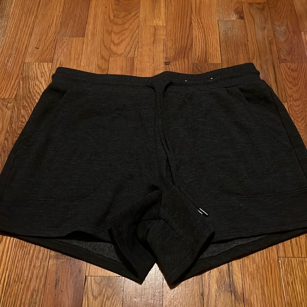 starts above shorts